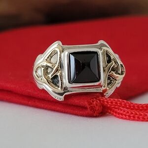 ❤️Size 5 Vintage 925 Sterling Silver and 14k Solid Yellow Gold Red CZ Ring! 👌🎁